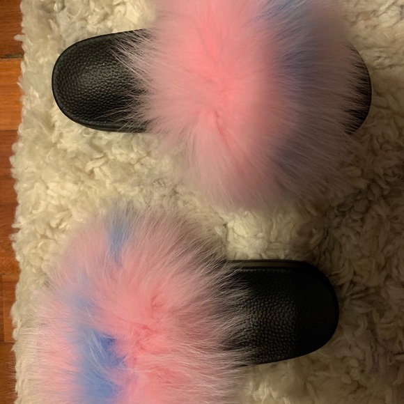 light pink fluffy slides